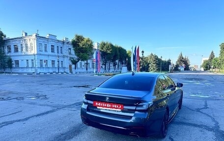 BMW 5 серия, 2018 год, 2 400 000 рублей, 3 фотография