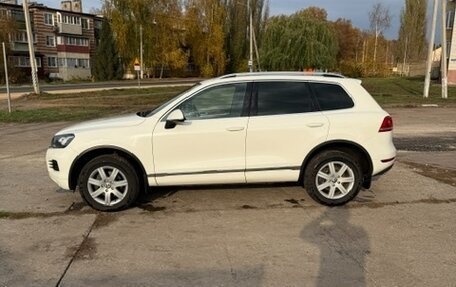 Volkswagen Touareg III, 2011 год, 2 350 000 рублей, 2 фотография