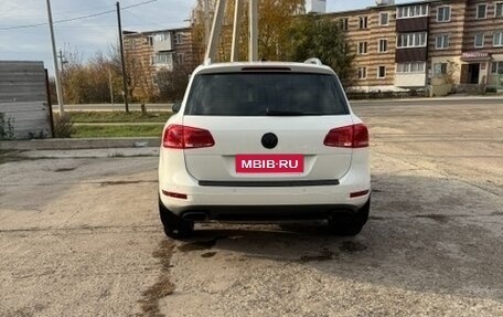 Volkswagen Touareg III, 2011 год, 2 350 000 рублей, 4 фотография