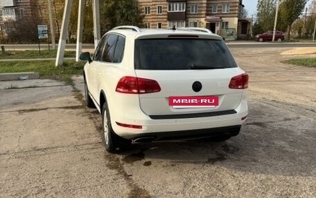 Volkswagen Touareg III, 2011 год, 2 350 000 рублей, 3 фотография