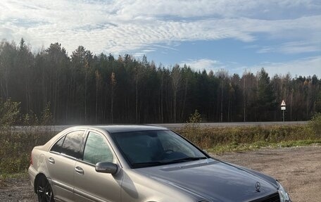 Mercedes-Benz C-Класс, 2003 год, 365 000 рублей, 2 фотография