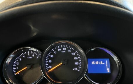 Renault Logan II, 2015 год, 680 000 рублей, 11 фотография