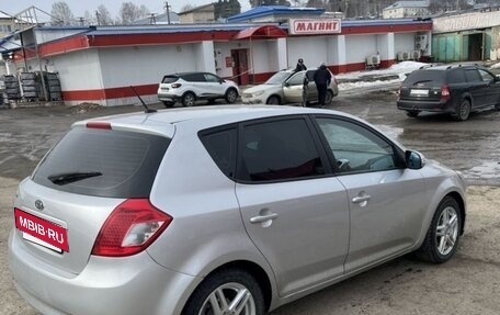 KIA cee'd I рестайлинг, 2011 год, 500 000 рублей, 3 фотография