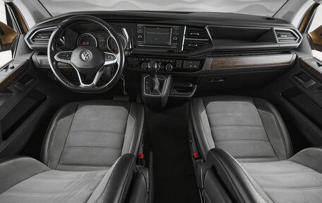 Volkswagen Multivan T6 рестайлинг, 2020 год, 5 599 000 рублей, 9 фотография