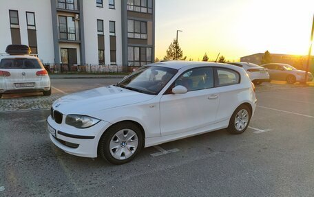 BMW 1 серия, 2008 год, 740 000 рублей, 3 фотография