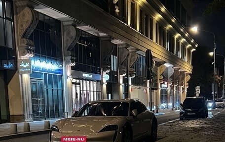 Porsche Taycan I, 2022 год, 10 050 000 рублей, 2 фотография
