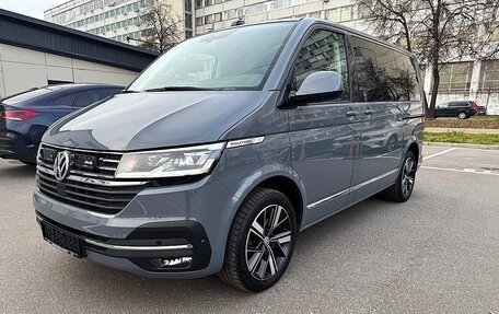 Volkswagen Multivan T6 рестайлинг, 2023 год, 8 450 000 рублей, 2 фотография