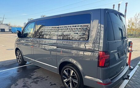 Volkswagen Multivan T6 рестайлинг, 2023 год, 8 450 000 рублей, 3 фотография