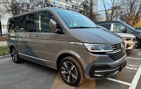 Volkswagen Multivan T6 рестайлинг, 2023 год, 8 450 000 рублей, 5 фотография