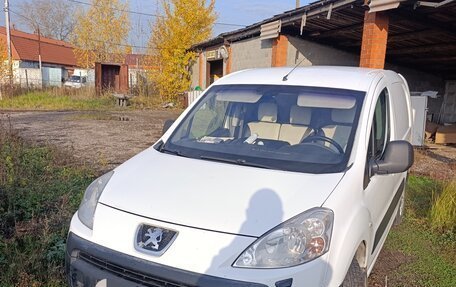 Peugeot Partner II рестайлинг 2, 2010 год, 449 999 рублей, 2 фотография