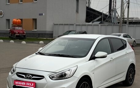Hyundai Solaris II рестайлинг, 2014 год, 800 000 рублей, 2 фотография