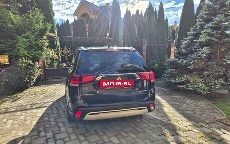 Mitsubishi Outlander III рестайлинг 3, 2018 год, 2 300 000 рублей, 6 фотография