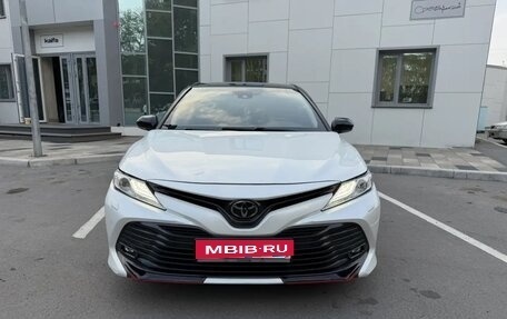 Toyota Camry, 2020 год, 2 900 000 рублей, 4 фотография