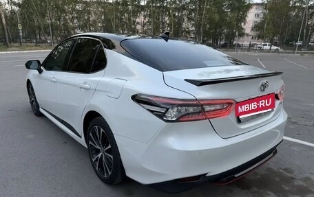 Toyota Camry, 2020 год, 2 900 000 рублей, 10 фотография