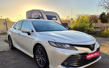 Toyota Camry, 2018 год, 2 580 000 рублей, 3 фотография