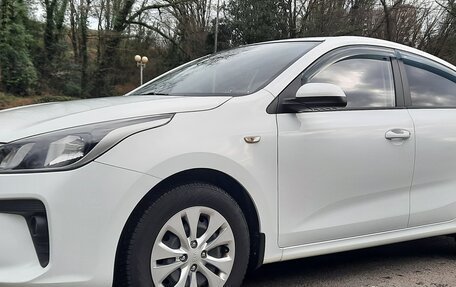 KIA Rio IV, 2019 год, 1 550 000 рублей, 2 фотография