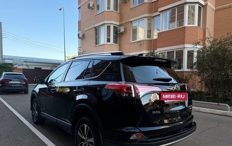 Toyota RAV4, 2018 год, 2 650 000 рублей, 4 фотография