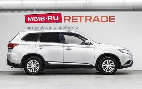 Mitsubishi Outlander III рестайлинг 3, 2019 год, 1 899 000 рублей, 5 фотография