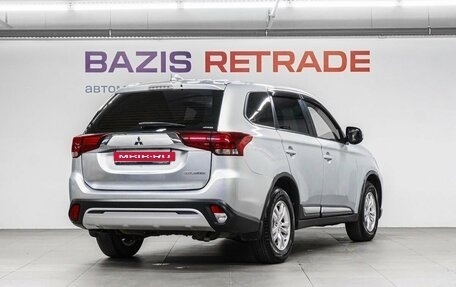 Mitsubishi Outlander III рестайлинг 3, 2019 год, 1 899 000 рублей, 6 фотография