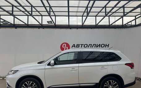 Mitsubishi Outlander III рестайлинг 3, 2015 год, 1 715 000 рублей, 3 фотография