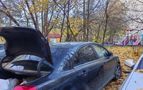 Toyota Avensis III рестайлинг, 2005 год, 850 000 рублей, 3 фотография