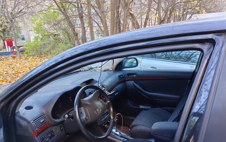 Toyota Avensis III рестайлинг, 2005 год, 850 000 рублей, 2 фотография