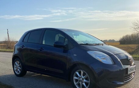 Toyota Yaris III, 2006 год, 555 000 рублей, 2 фотография