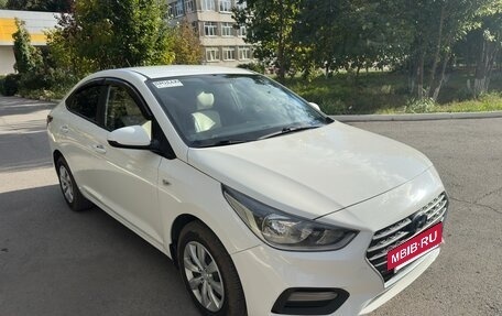 Hyundai Solaris II рестайлинг, 2019 год, 1 050 000 рублей, 2 фотография