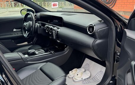Mercedes-Benz A-Класс, 2020 год, 2 300 000 рублей, 10 фотография