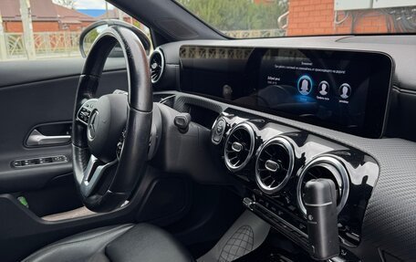 Mercedes-Benz A-Класс, 2020 год, 2 300 000 рублей, 12 фотография