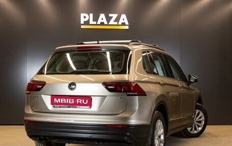 Volkswagen Tiguan II, 2017 год, 1 869 000 рублей, 3 фотография