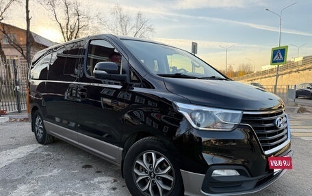 Hyundai H-1 II рестайлинг, 2021 год, 2 950 000 рублей, 2 фотография