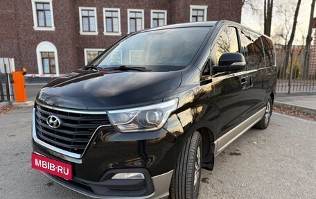Hyundai H-1 II рестайлинг, 2021 год, 2 950 000 рублей, 3 фотография