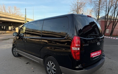 Hyundai H-1 II рестайлинг, 2021 год, 2 950 000 рублей, 5 фотография