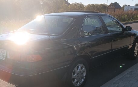 Toyota Camry, 1999 год, 700 000 рублей, 3 фотография