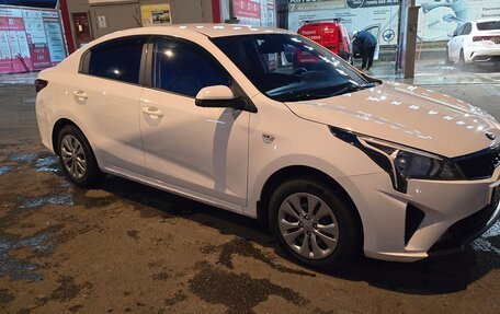KIA Rio IV, 2021 год, 715 000 рублей, 2 фотография