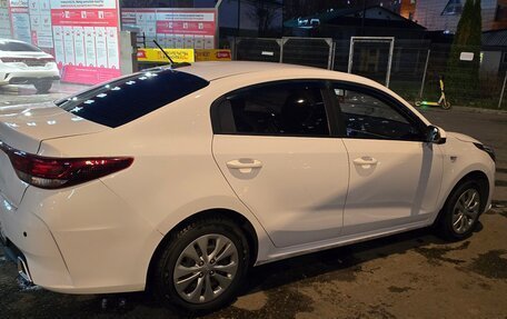 KIA Rio IV, 2021 год, 715 000 рублей, 3 фотография
