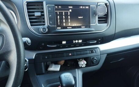 Opel Zafira Life I, 2021 год, 2 580 000 рублей, 2 фотография