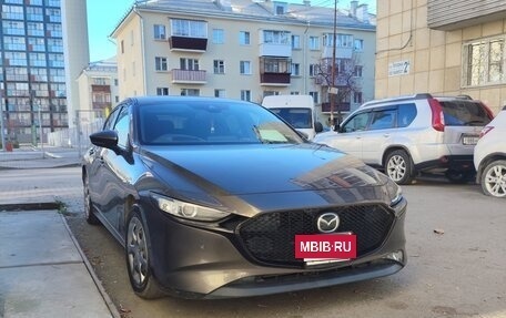 Mazda 3, 2021 год, 1 650 000 рублей, 2 фотография