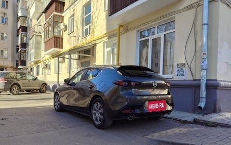 Mazda 3, 2021 год, 1 650 000 рублей, 4 фотография