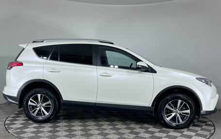 Toyota RAV4, 2017 год, 2 350 000 рублей, 6 фотография