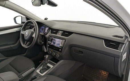Skoda Octavia, 2019 год, 1 555 000 рублей, 11 фотография