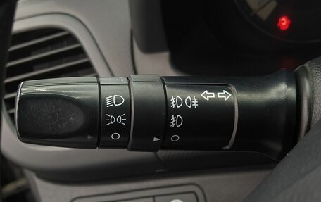 Hyundai Solaris II рестайлинг, 2011 год, 639 000 рублей, 11 фотография