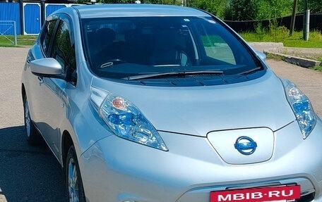 Nissan Leaf I, 2016 год, 1 000 000 рублей, 2 фотография