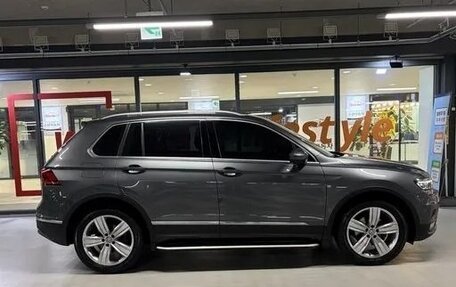 Volkswagen Tiguan II, 2020 год, 2 650 020 рублей, 3 фотография