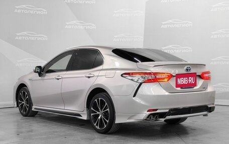 Toyota Camry, 2019 год, 2 640 000 рублей, 3 фотография