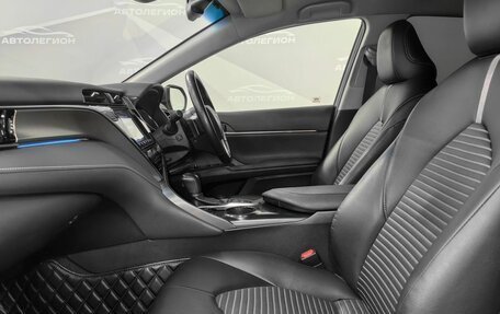 Toyota Camry, 2019 год, 2 640 000 рублей, 13 фотография