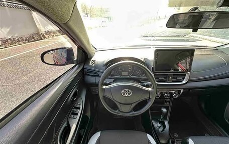 Toyota Yaris Cross, 2022 год, 1 276 000 рублей, 9 фотография