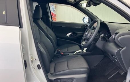 Toyota Yaris Cross, 2023 год, 1 670 000 рублей, 6 фотография