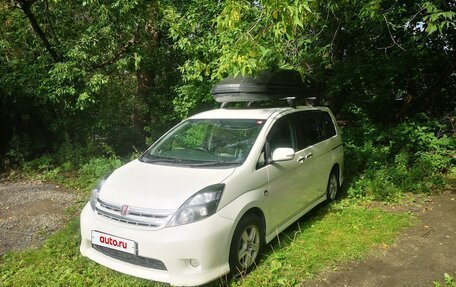 Toyota ISis I, 2010 год, 850 000 рублей, 2 фотография